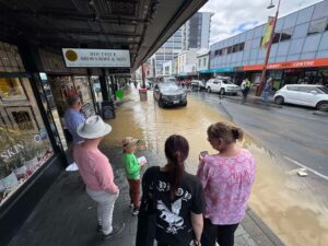 Dirty brown water floods Hobart CBD streets after major leak - Pulse