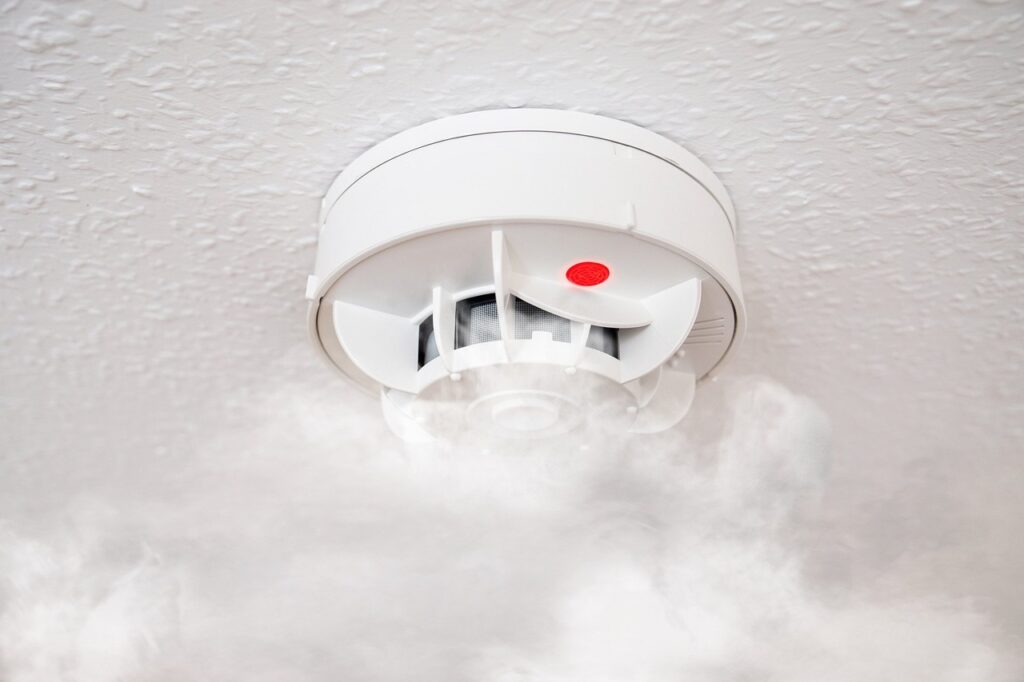 Working smoke alarms help South Hobart residents escape apartment fire ...