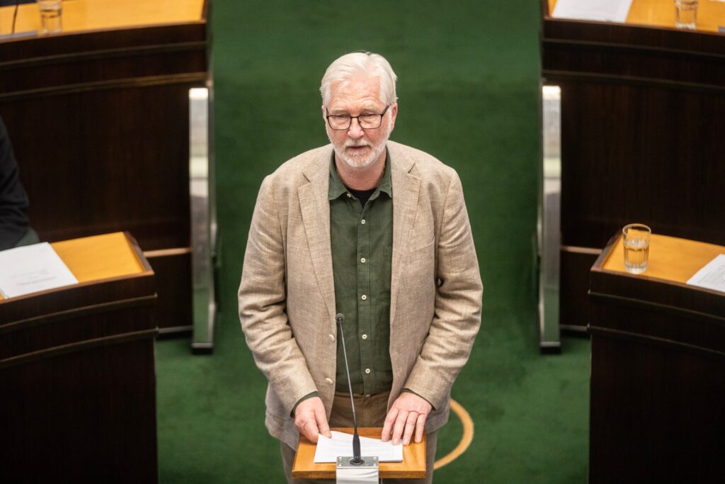 Peter George Rfg Franklin MP Peter George targets salmon, stadium in maiden speech ...